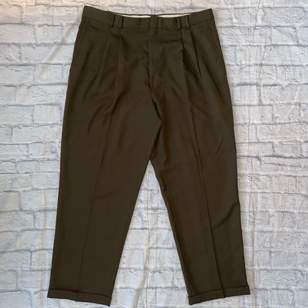 Men 38 pleated classic dress pants w/cuffed leg hem tan